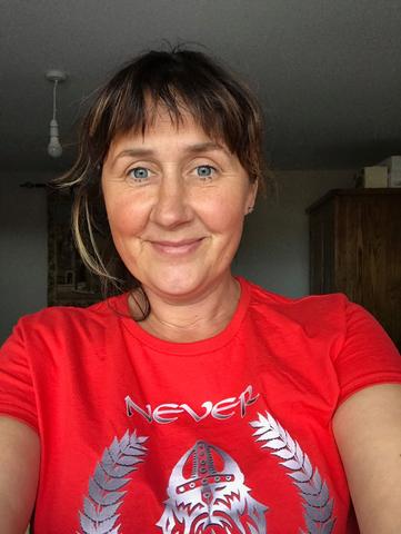 Guards Daughter Rocks in a Never Surrender Tee
