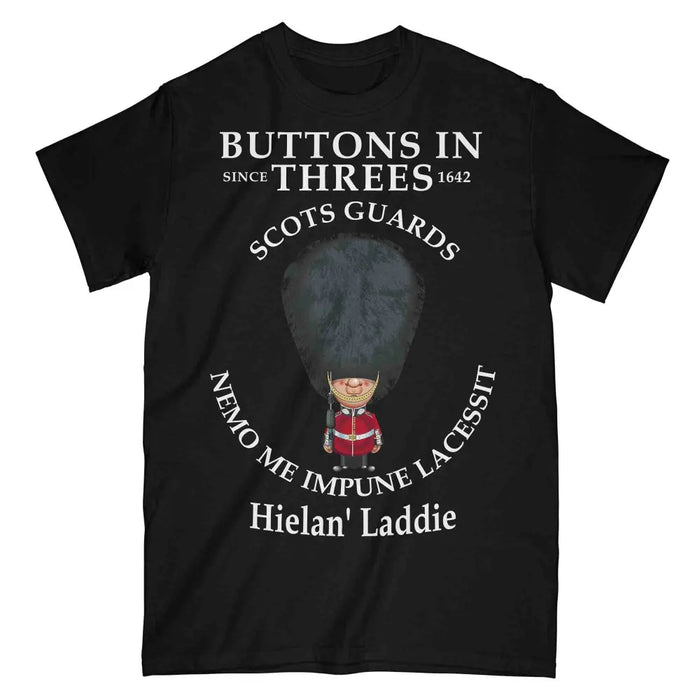 SCOTS GUARDS BUTTONS IN THREE'S Military Printed T-Shirt
