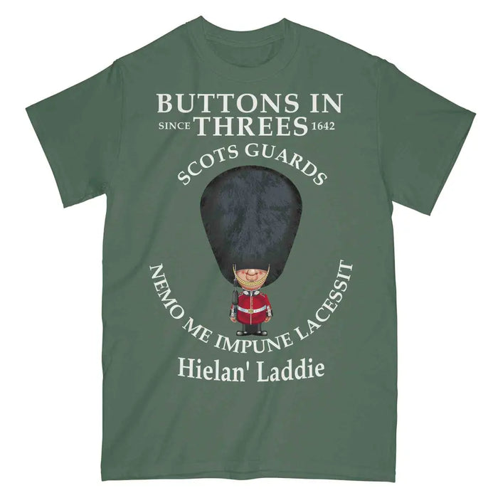 SCOTS GUARDS BUTTONS IN THREE'S Military Printed T-Shirt