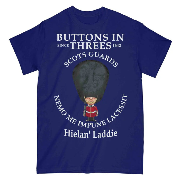 SCOTS GUARDS BUTTONS IN THREE'S Military Printed T-Shirt